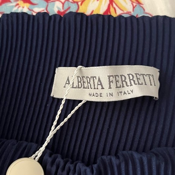 Gorgeous Alberta Ferretti pleated tank top - Picture 5 of 9